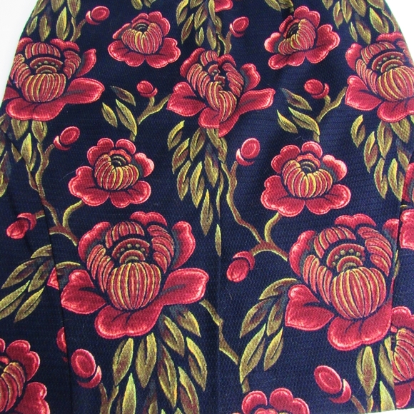 NWT ANN TAYLOR Black/Burgundy Floral Skirt Sz 2P - Picture 4 of 7